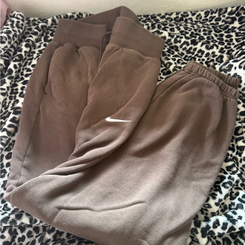 Nike Chocolate Lounge Pants